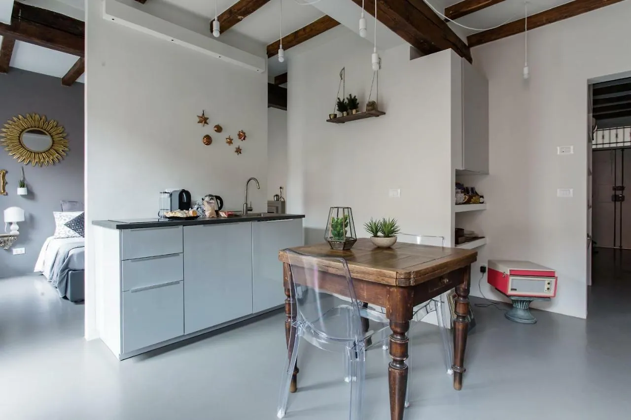 Charming Flat Righi Bologna Apartment